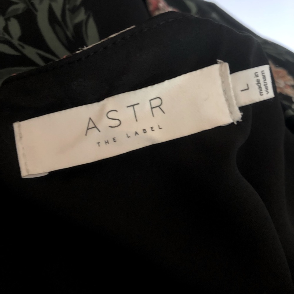 ASTR Floral Button Up Midi Dress - Picture 6 of 6